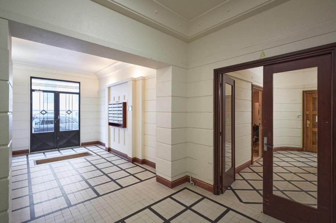 Sunlight Properties - Daffia - Beautifully Renovated Studio, City Pad In Central Ницца Экстерьер фото